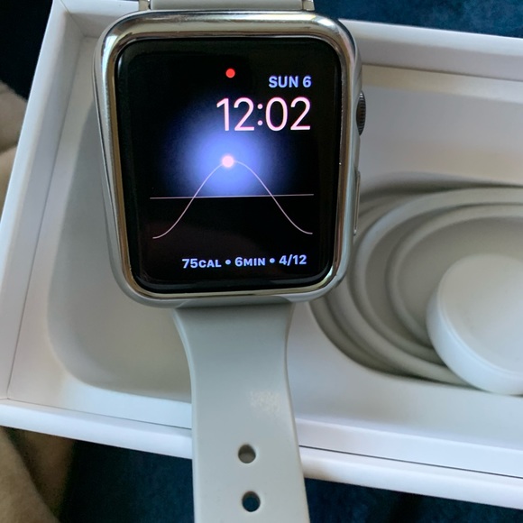 Apple Watch - Picture 2 of 4